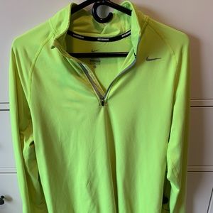 Nike 1/4 Zip Highlighter color Medium